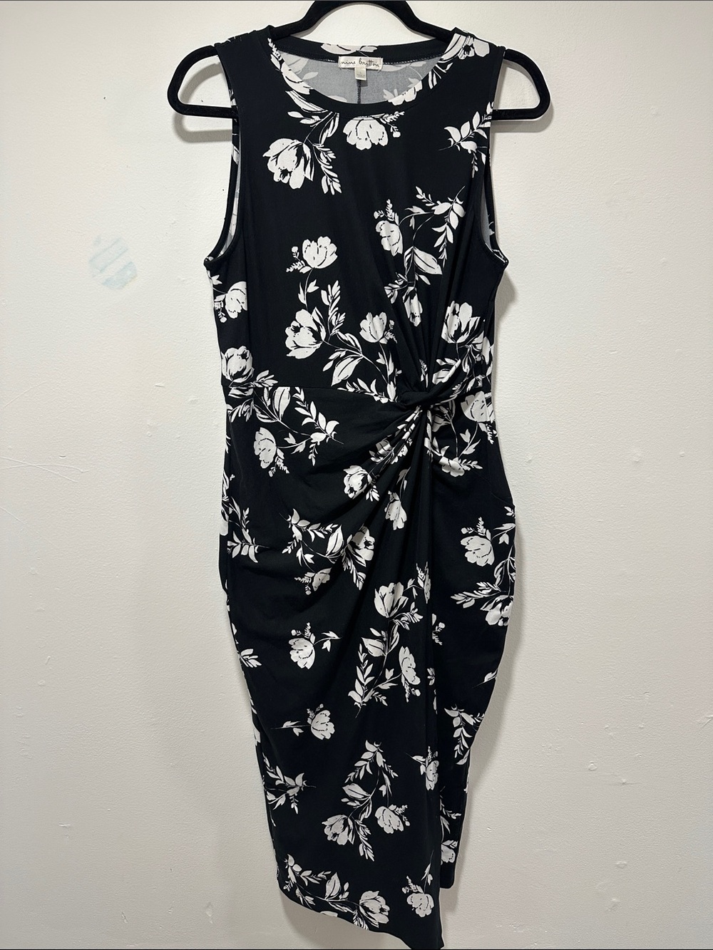 nine britton Black & White Floral Midi Twist Dress 245